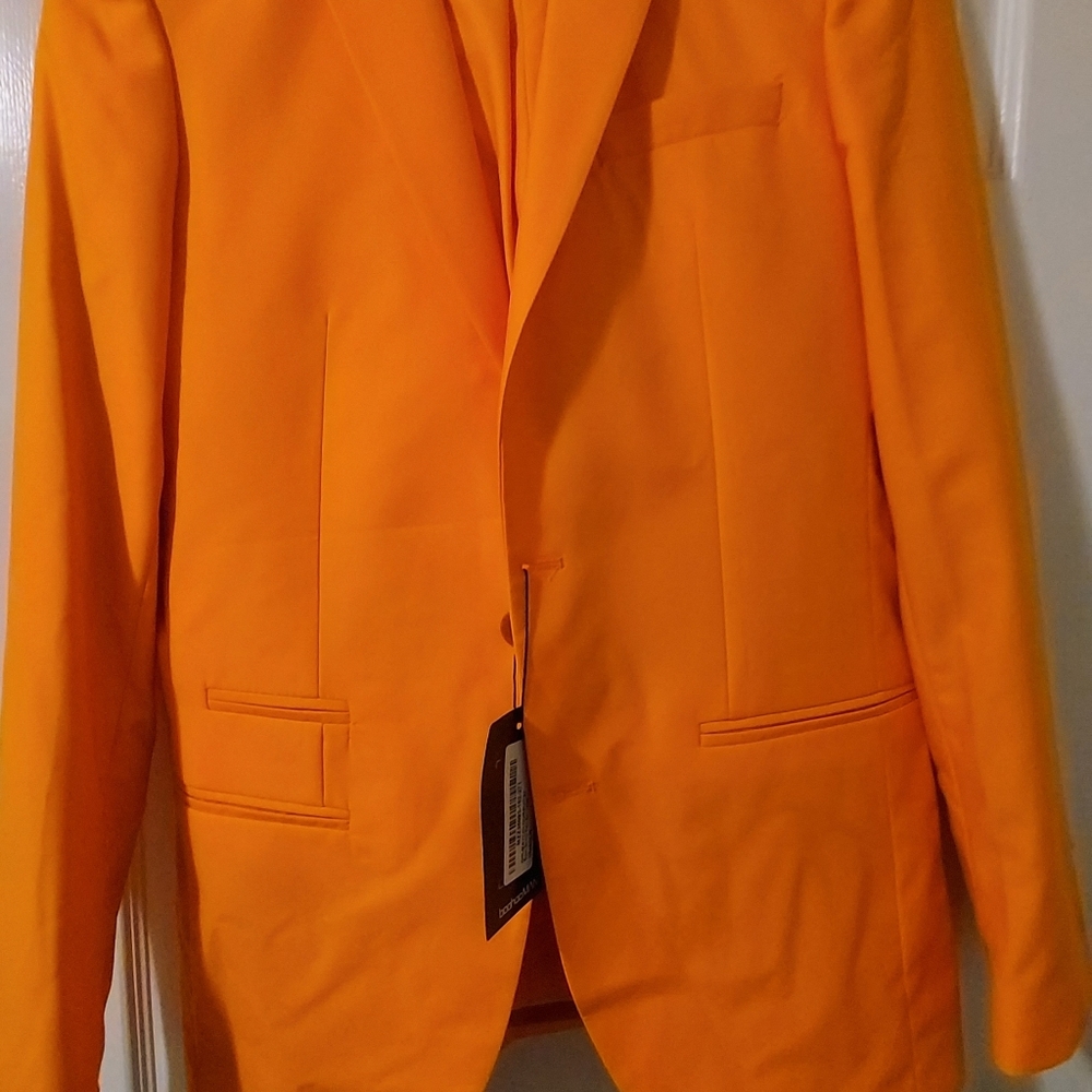 Orange suit 🧡 + pants